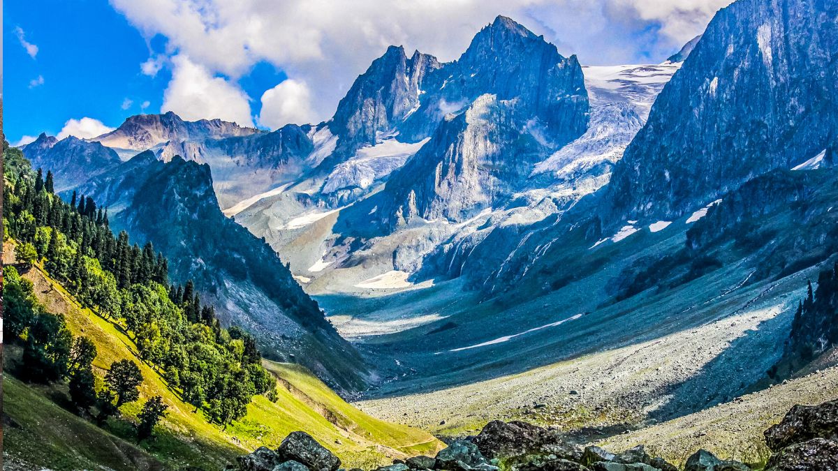 list of top 10 famous tourist spots in kashmir sonmarg
