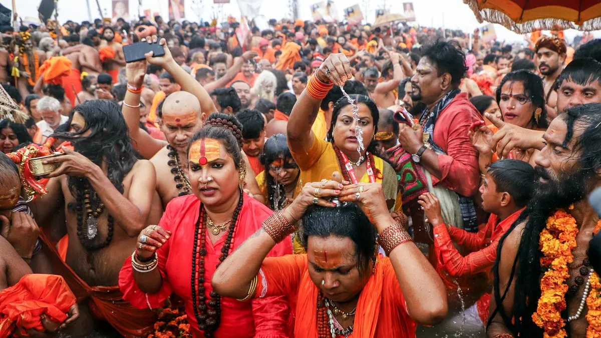 Mahakumbh 2025 Prayagraj Sees Surge Of Devotees Ahead Of Mauni