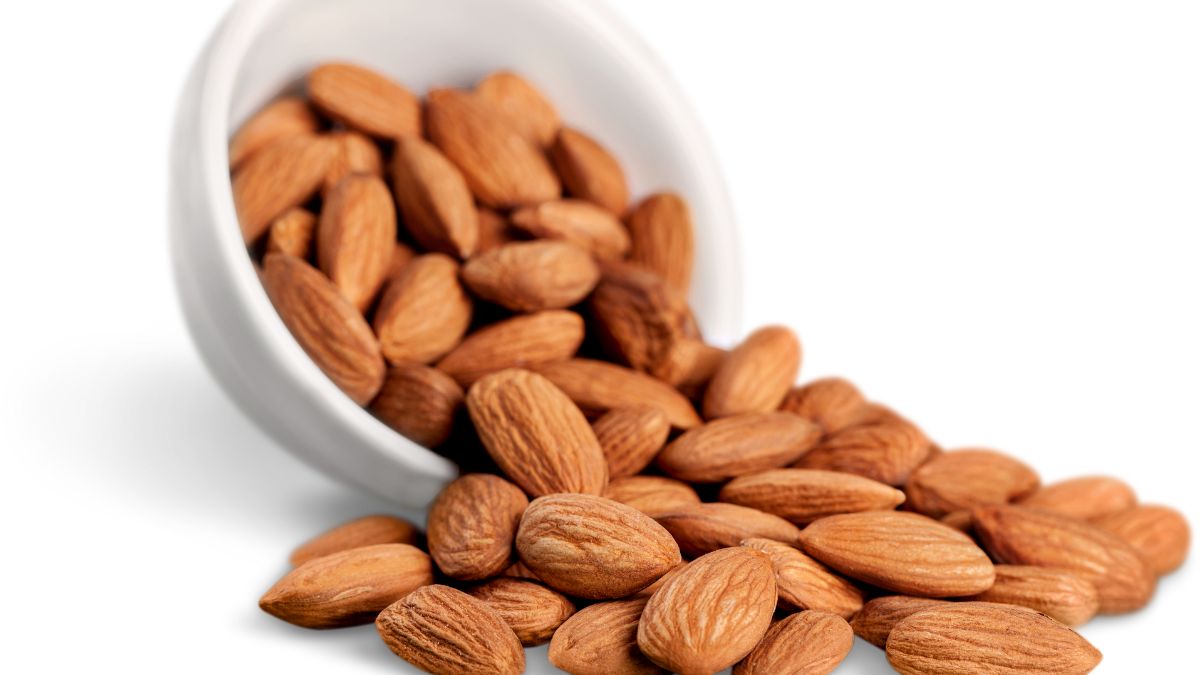 benefits of eating almonds in morning (1)