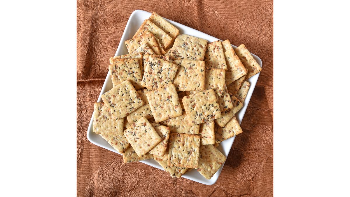 whole-grain-crackers