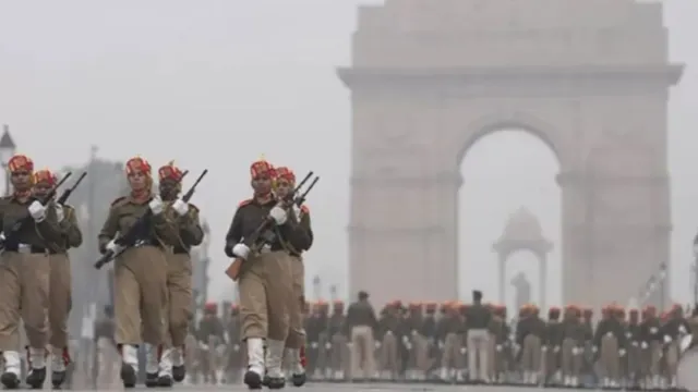 delhi-weather-update-national-capital-records-warmest-republic-day-in-eight-years-air-quality-enters-poor-category
