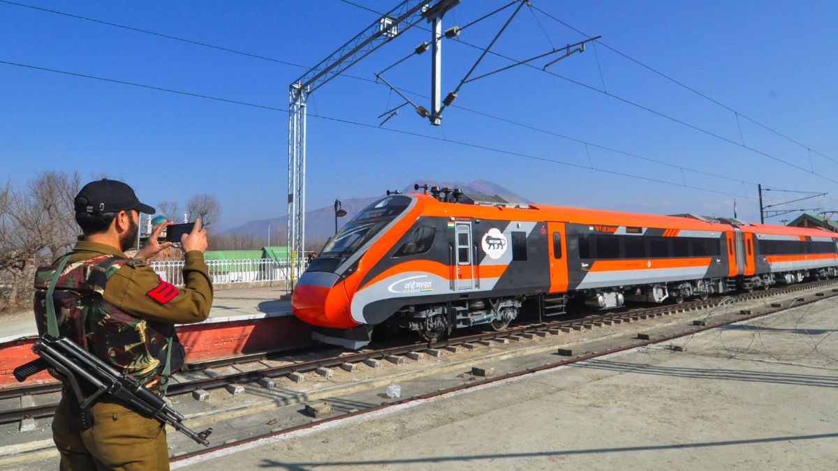 new-delhisrinagar-train-service-to-enhance-mata-vaishno-devi-pilgrimages-yatri-facilitation-centre-opens-at-katra-check-details