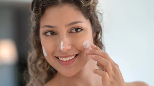 dermatologist-explains-the-importance-of-sunscreen-during-winter