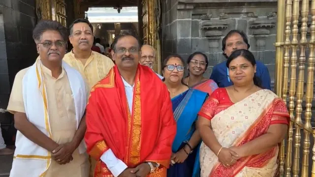 isro-chairman-visits-tirumala-temple-with-scientists-ahead-of-gslv-rockets-100th-launch-january-29
