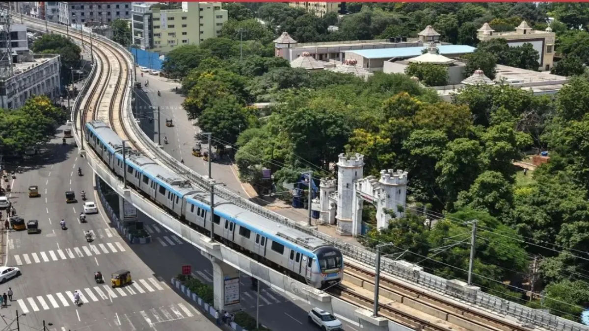hyderabad-metro-blue-line-services-disrupted-due-to-technical-glitch-restored-after-30-minutes