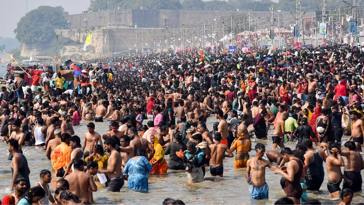 Mahakumbh Stampede: 30 Killed, 60 Injured In Mishap; Over 5 Cr Take Holy Dip At Triveni Sangam On Mauni Amavasya | Highlights
