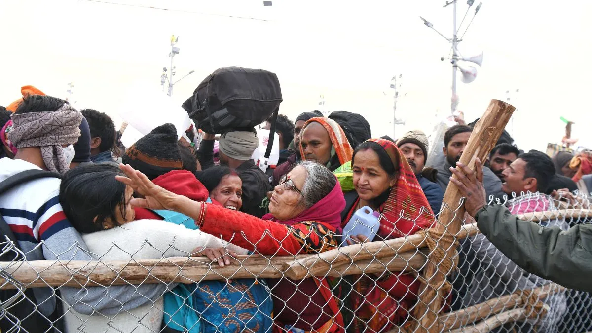 mahakumbh-stampede-vvip-access-revoked-vehicle-movement-banned-yogi-govt-brings-key-changes