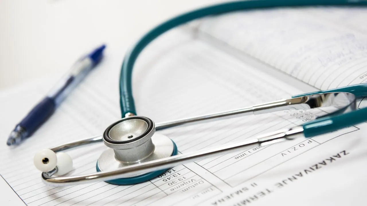 neet-2025-supreme-court-invalidates-domicilebased-reservations-in-pg-medical-admissions