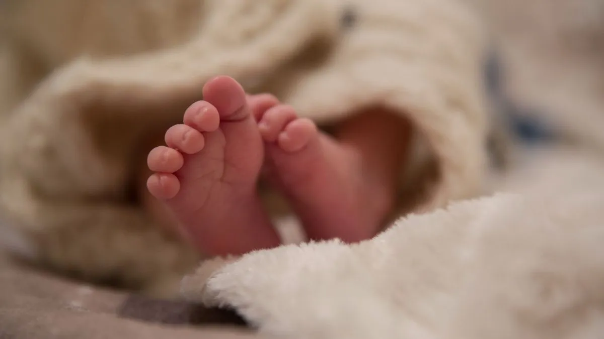 thane-parents-sell-their-six-day-old-daughter-for-rs-90000-in-ulhasnagar-heres-what-happened-next