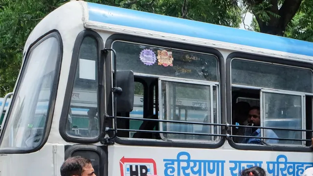 haryana-bus-runs-over-tollbooth-worker-while-trying-to-avoid-fee-on-sohnagurugram-highway