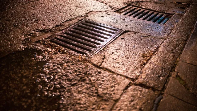 kolkata-three-labourers-die-in-drain-while-cleaning-sewer-line-at-leather-complex-bjp-slams-tmc-over-safety-lapses