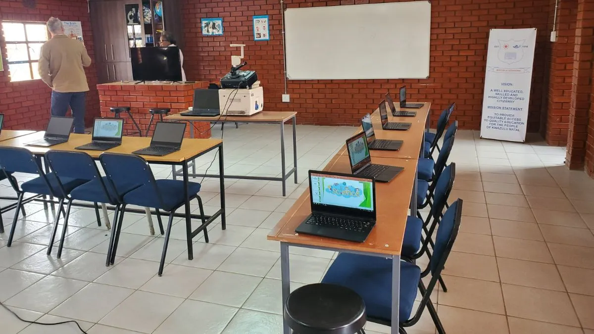 south-africa-teacher-cuts-off-sacred-religious-thread-from-hindu-students-wrist-community-demands-action