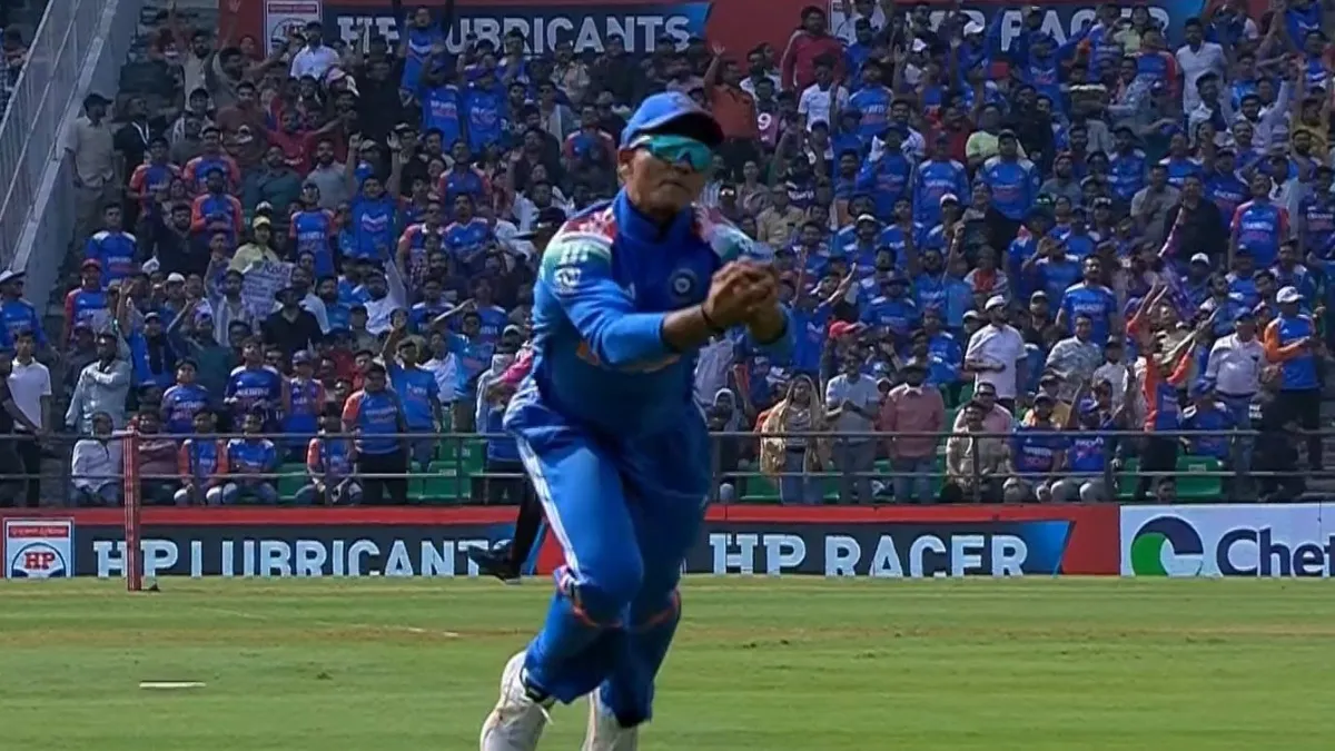 ind-vs-eng-yashasvi-jaiswal-running-catch-to-dismiss-ben-duckett-harshit-rana-india-national-cricket-team-vs-england-cricket-team-match-scorecard