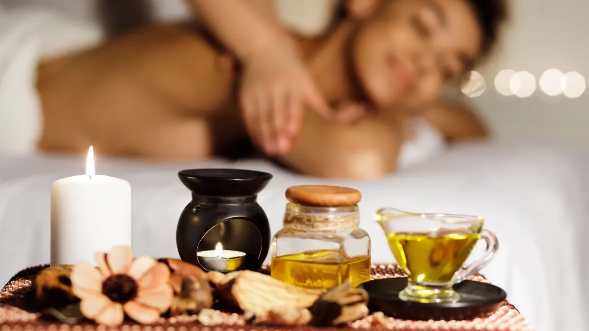 5-incredible-benefits-of-massaging-your-body-with-warm-coconut-oil