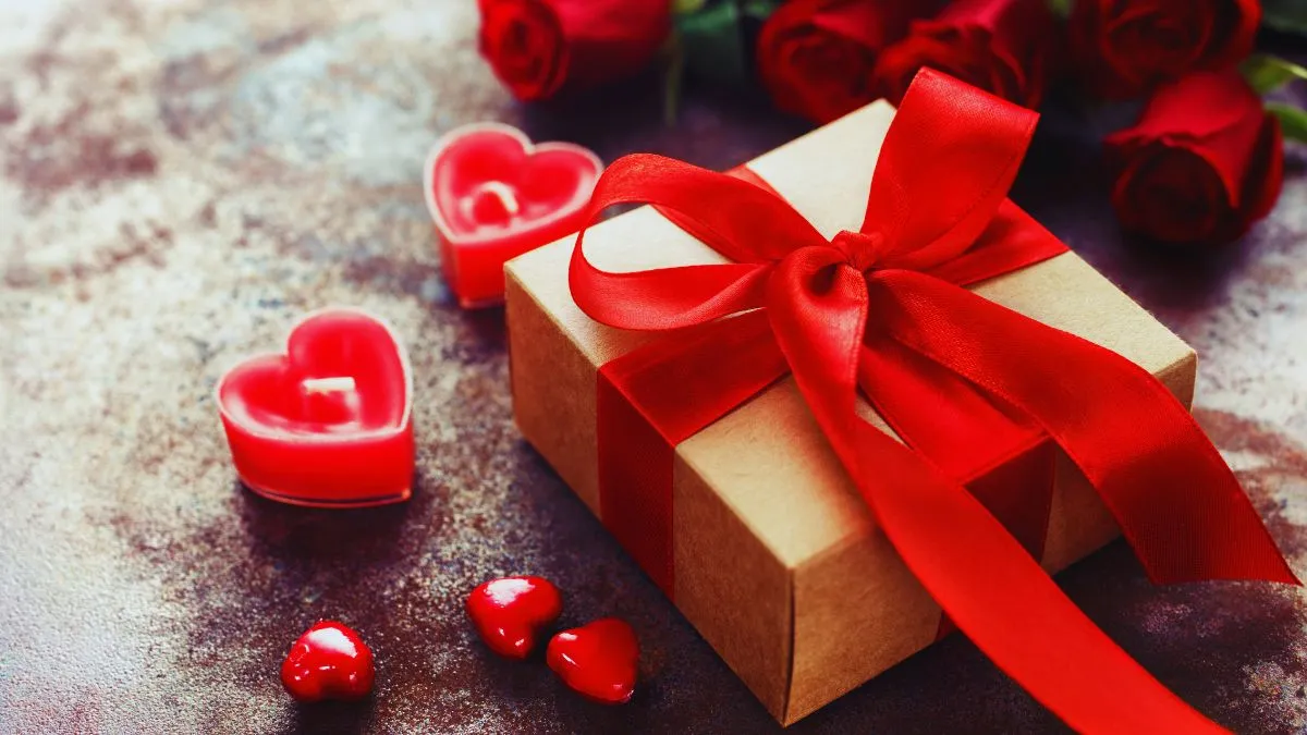 valentine-week-2025-5-vastuapproved-gifts-for-your-partner-to-attract-everlasting-love