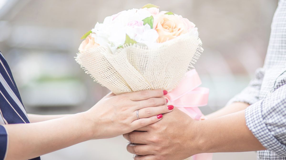 happy-rose-day-2025-5-types-of-beautiful-roses-to-give-your-significant-partner