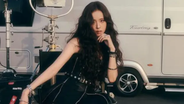 blackpink-jisoo-takes-over-tiktok-with-record-breaking-follower-count