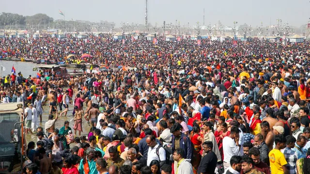 mahakumbh-2025-sangam-station-to-remain-shut-till-feb-14-over-300-km-long-snarls-choke-roads-to-prayagraj-watch