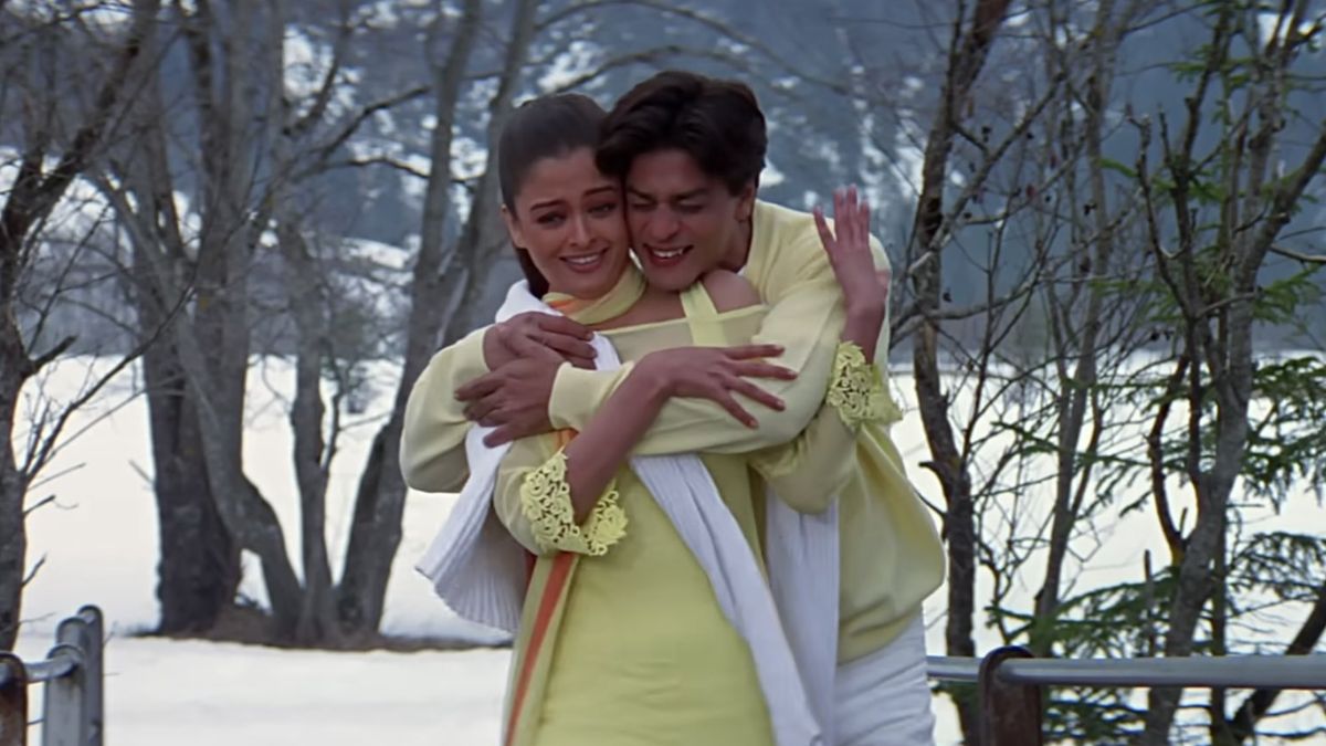 mohabbatein movie hug scene