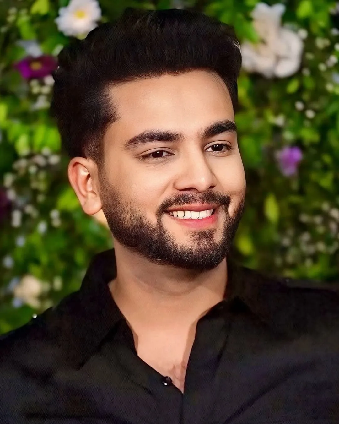 laughter-chefs-2-is-elvish-yadav-getting-married-in-2025-bigg-boss-ott-fame-hints-at-marriage-plans