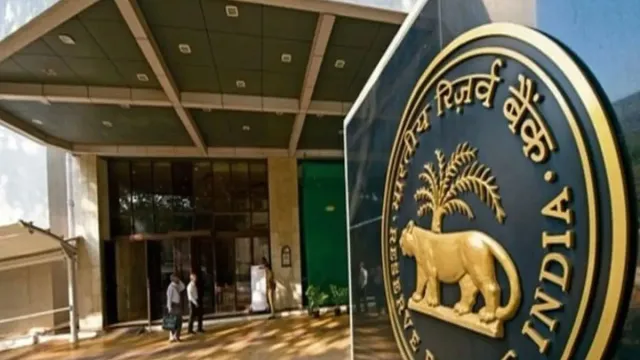 no-consent-needed-to-collect-banking-data-rbi-defends-credit-rating-companies-in-sc