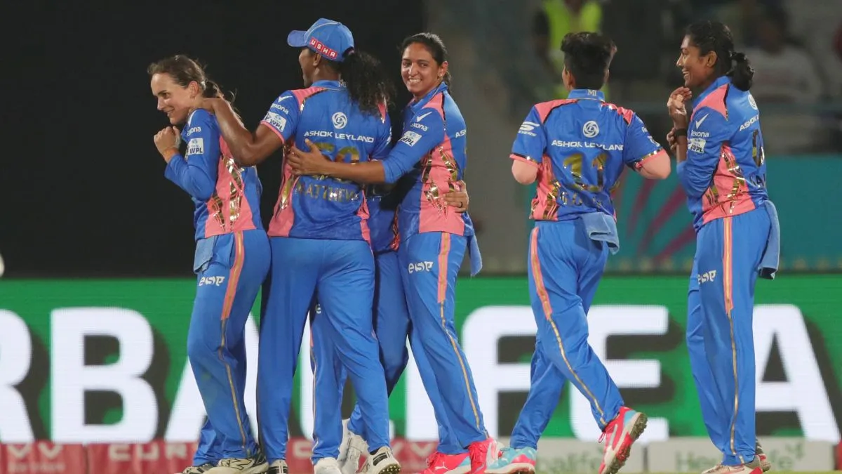 mi-w-vs-gg-w-wpl-2025-mumbai-indians-include-two-debutants-in-playing-xi-opt-to-bowl-against-gujarat-giants-check-playing-xis