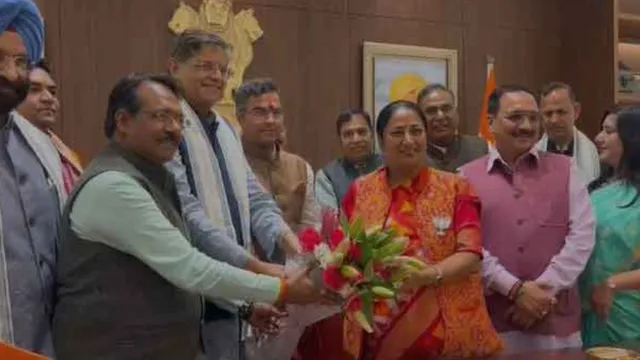 delhi-cm-rekha-gupta-formally-assumes-office-at-secretariate-watch