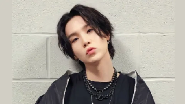 bts-suga-aka-min-yoongi-gets-spotted-enjoying-dinner-with-a-friend-armys-relieved-to-see-him-doing-well