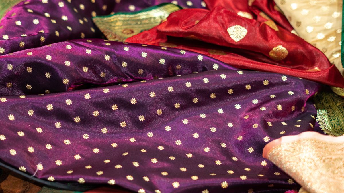 ways to identify original banarasi saree