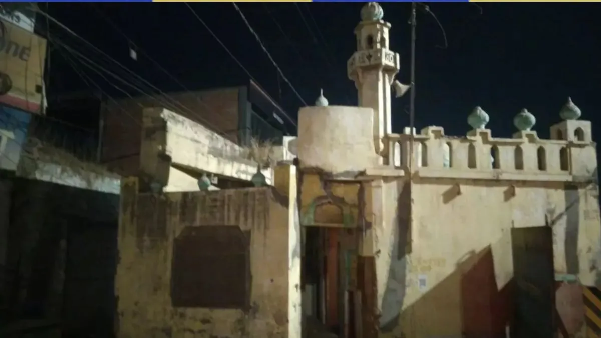 meerut-authorities-begin-removal-of-mosque-for-rrts-project-after-consensus-with-local-community
