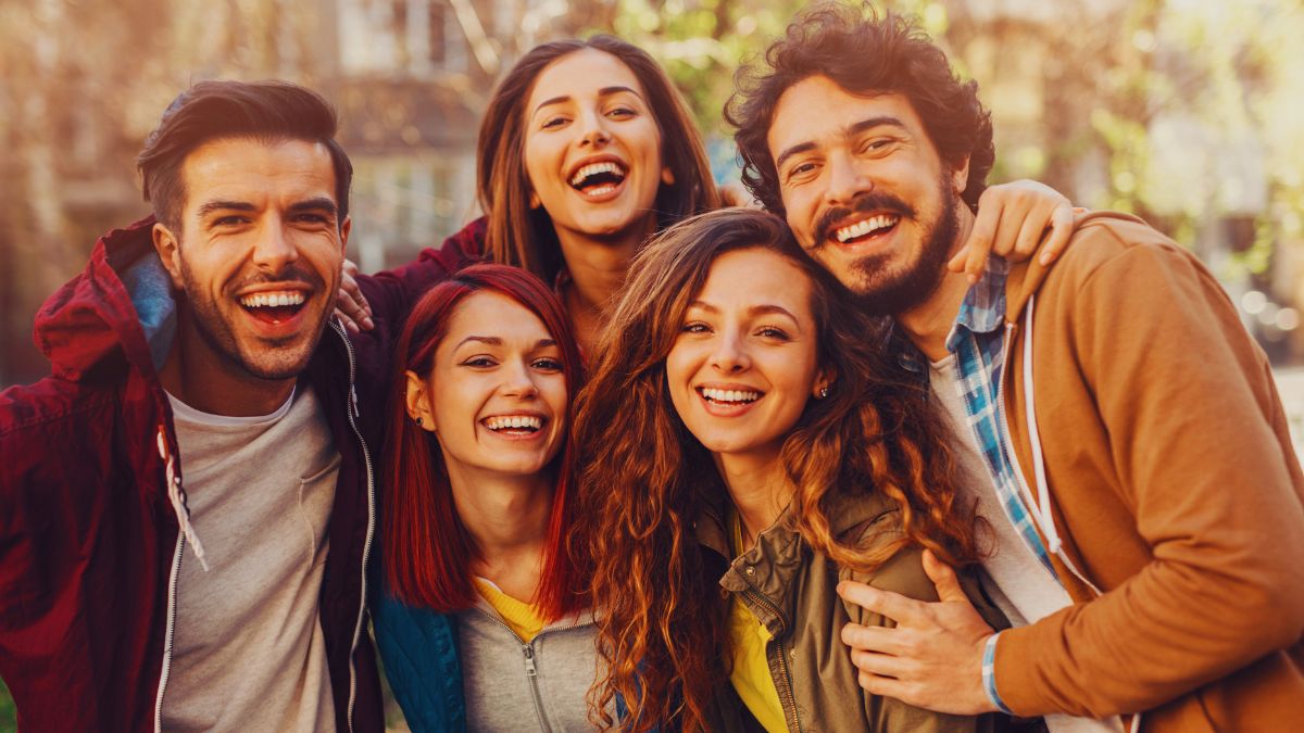 zodiac-signs-that-prioritise-friends-over-partner