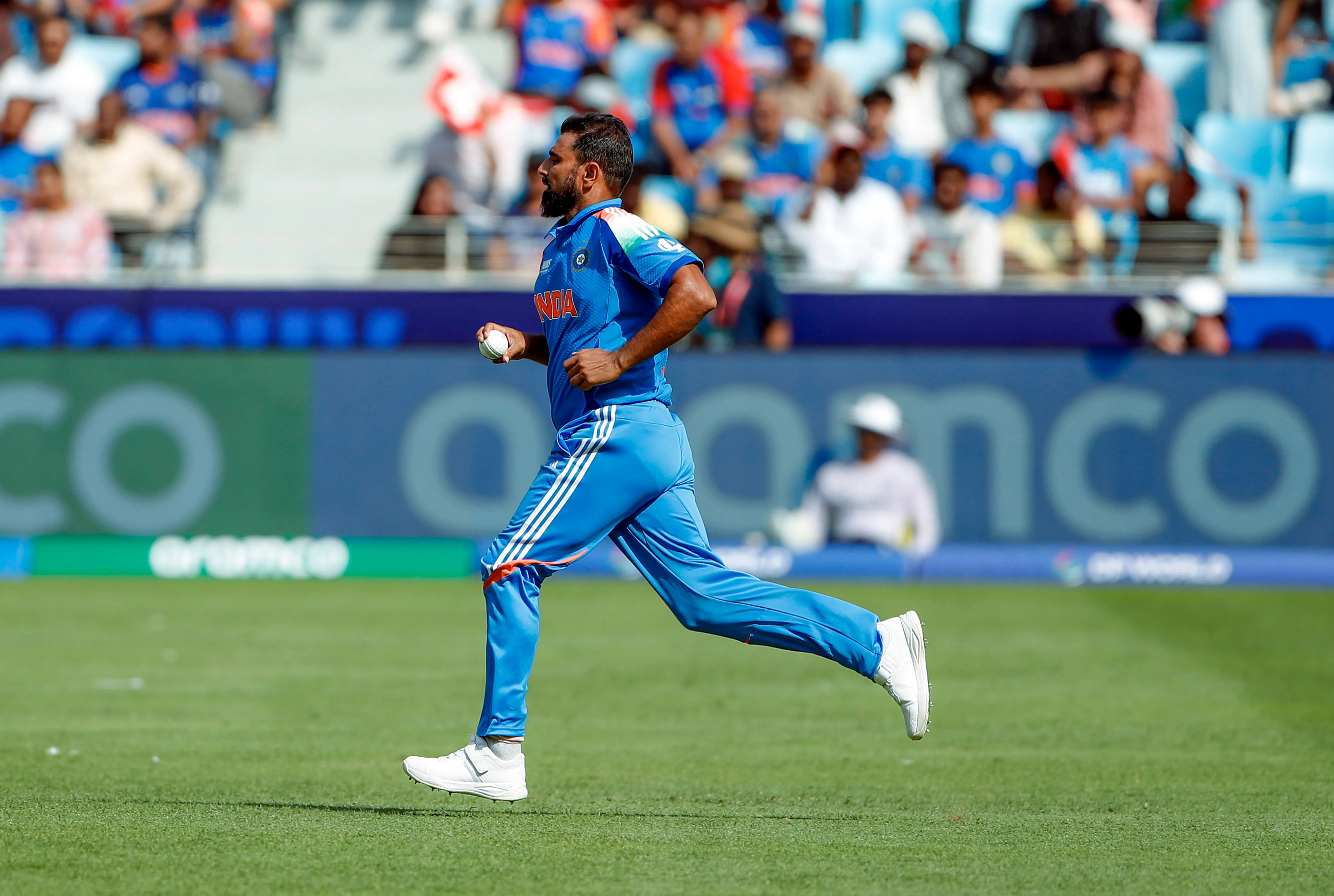 ind-vs-pak-champions-trophy-2025-mohammed-shami-bowls-join-tlongest-over-by-indian-in-odis-walks-off-field-with-injury-concern