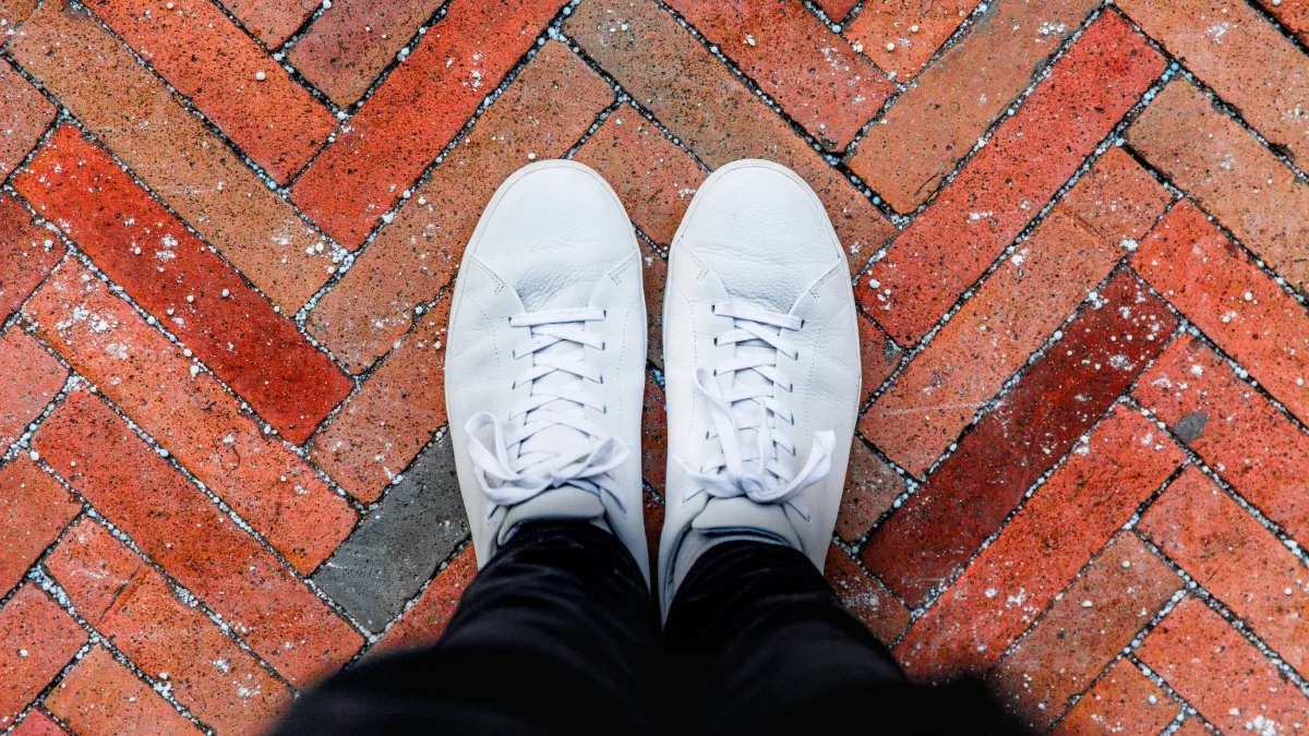 want-your-white-shoes-to-look-as-good-as-new-5-tips-to-clean-them-at-home
