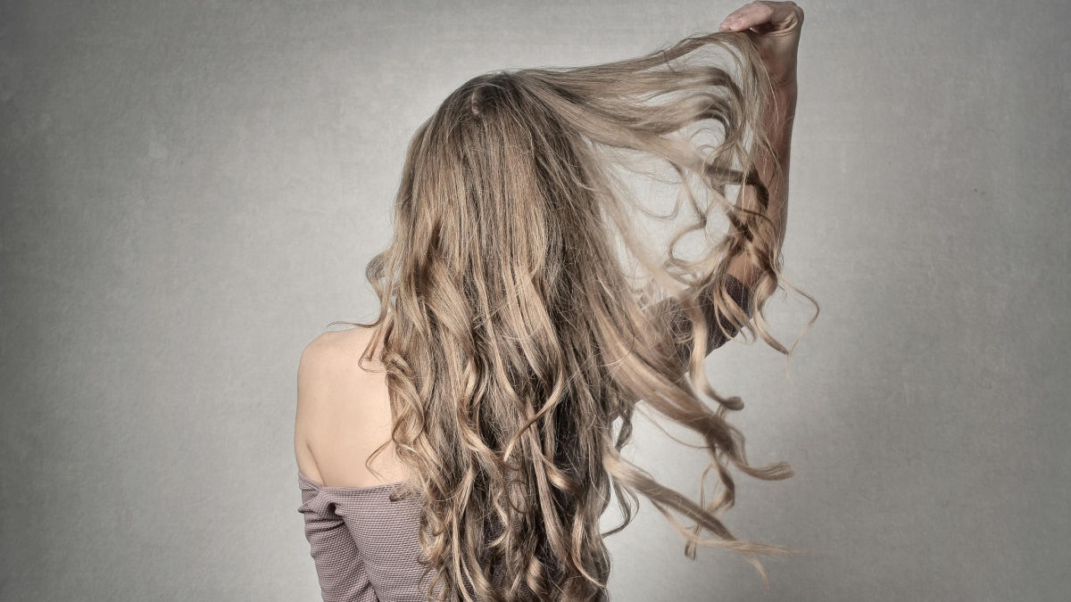 Applying Guava Leaf Water Makes Hair Shiner