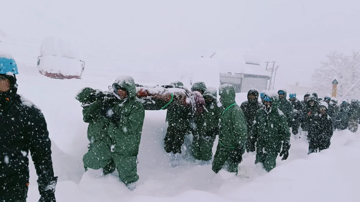 uttarakhand-avalanche-25-bro-laborers-still-trapped-as-snowfall-hampers-rescue-ops-32-evacuated-key-updates