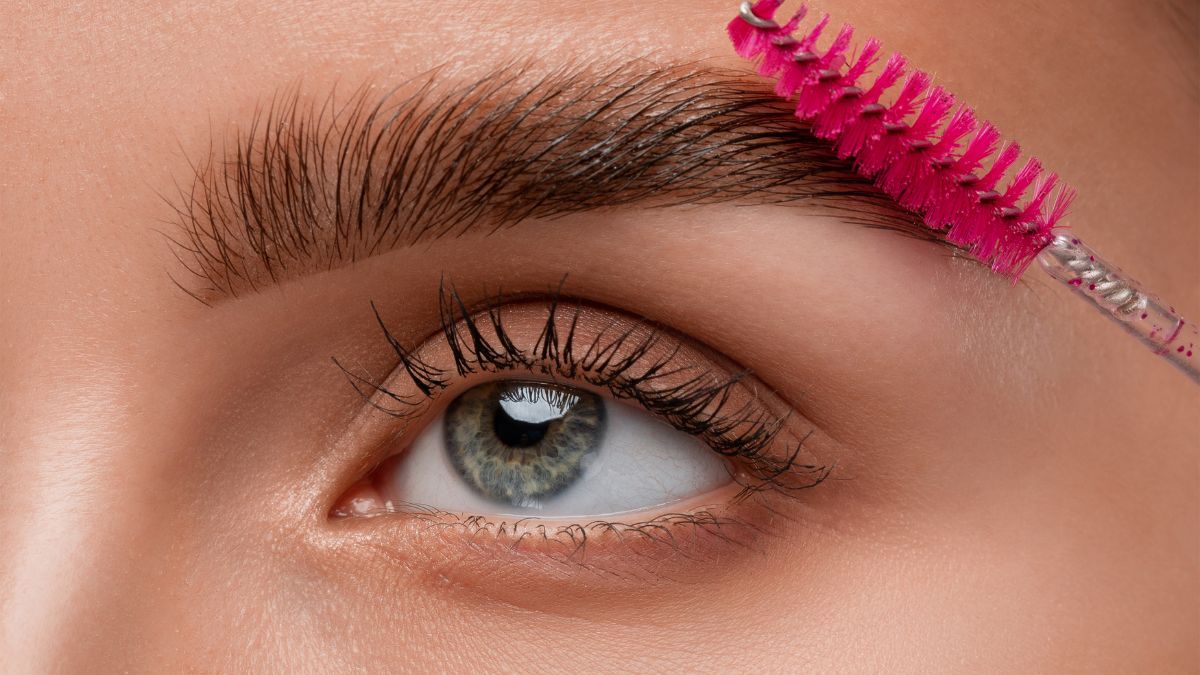 Best DIYs For Shaped And Thicker Eyebrows