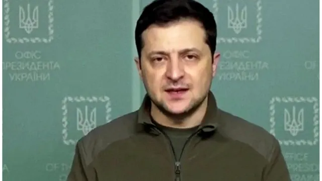 volodymyr-zalenskyy-attire-was-talk-of-the-town-as-he-attended-high-level-meeting-at-oval-office-in-sweatshirt