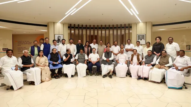 congress-dismissed-rift-rumours-with-key-meeting-in-kerala-featuring-shashi-tharoor