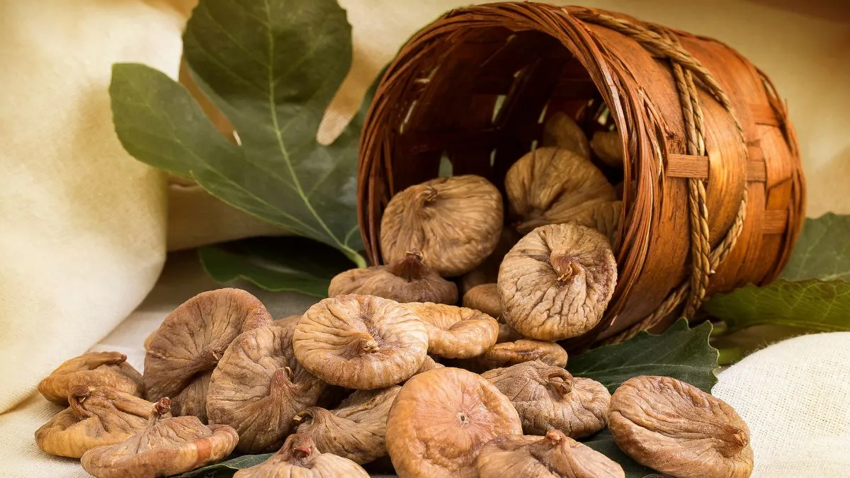 dry-figs-health-benefits-5-compelling-reasons-to-consume-anjeer-every-morning-with-warm-water