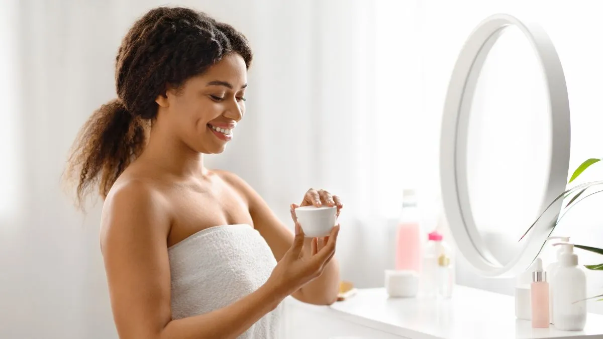 struggling-with-rough-skin-important-reasons-to-start-using-moisturiser-regularly