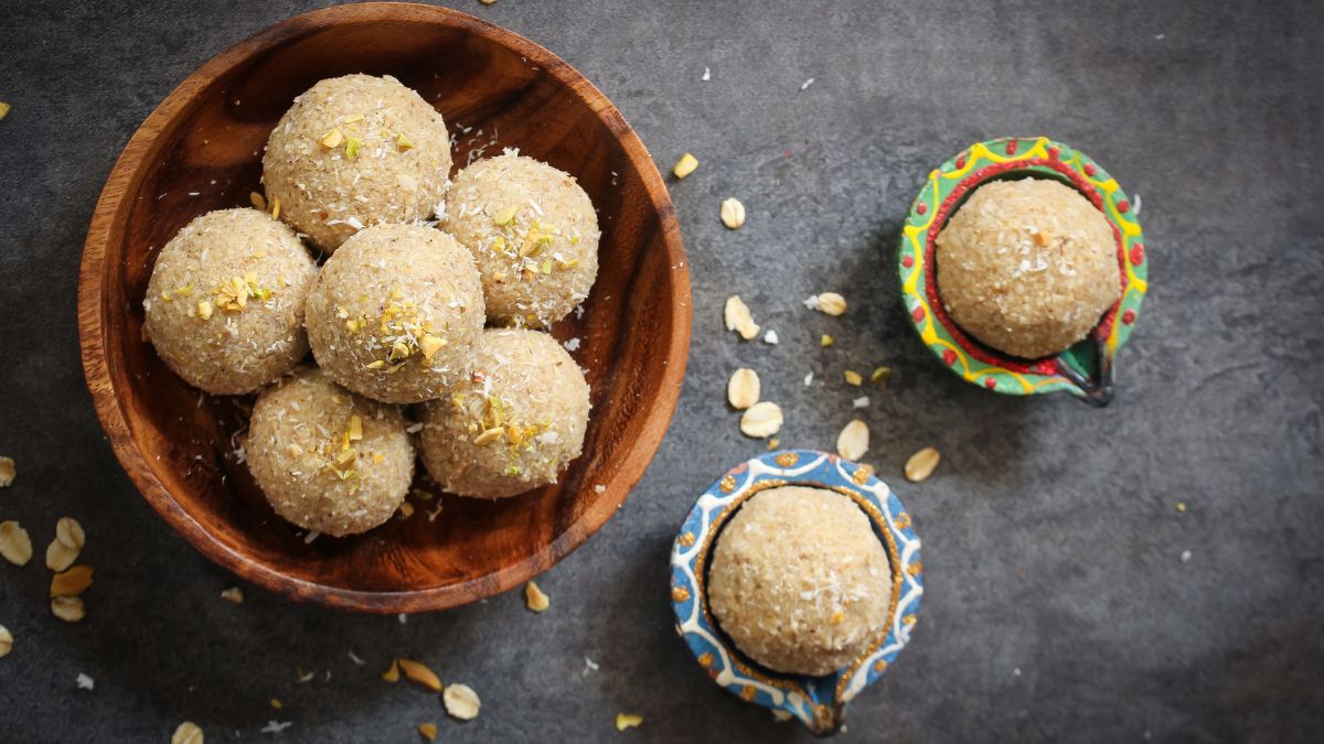 Besan Laddoo Can Be Made Under 15 Minutes At Home
