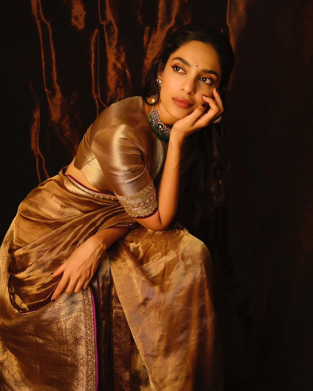 shobhita tissue saree