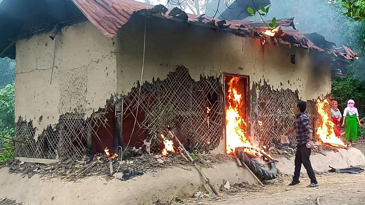up-crime-news-mathura-man-sets-ex-lover-on-fire-after-she-refuses-to-flee-with-him