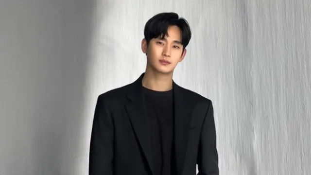 kim-soo-hyun-moves-ahead-with-knock-off-kdrama-filming-despite-dating-allegations-controversy-netizens-say-must-retire