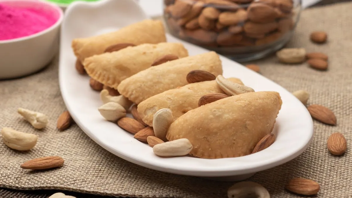 celebrate-holi-2025-in-a-healthier-way-with-delicious-almond-white-chocolate-gujiya
