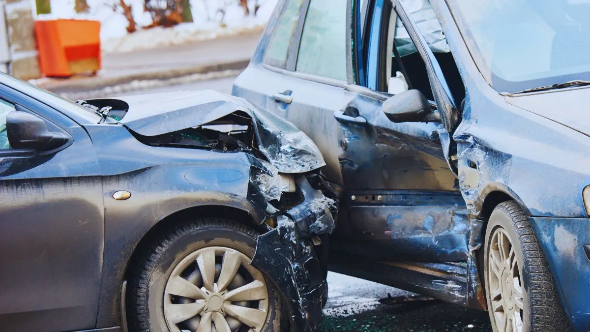 telangana-innova-driver-loses-control-collides-with-lorry-and-biker-5-injured