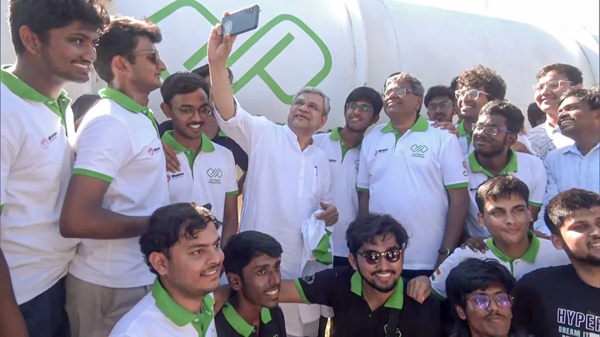 worlds-longest-hyperloop-in-chennai-india-railways-minister-reviews-project-410-meter-long-loop-check-details