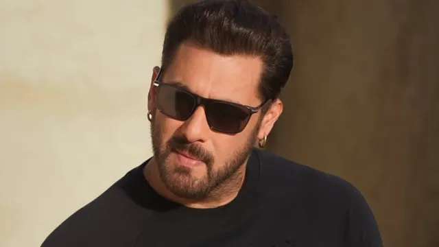 when-salman-khan-admitted-he-couldnt-be-shah-rukh-khan-adi-iranis-explosive-revelation