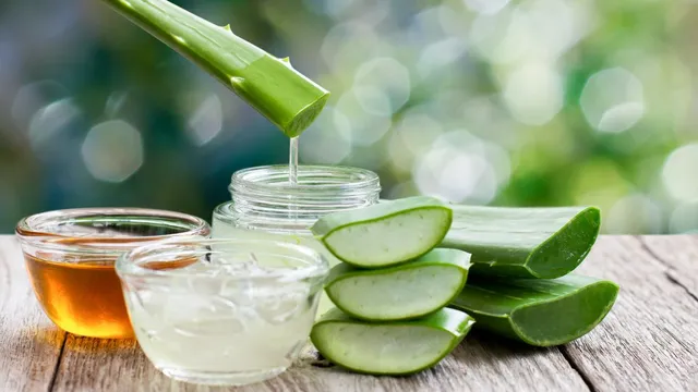 4-lesser-known-side-effects-of-applying-aloe-vera-on-hair