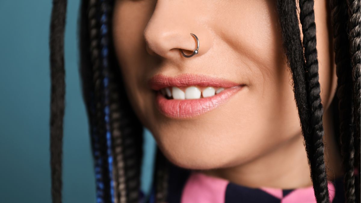 Type Of Nose Pin That Suits On Oval Face